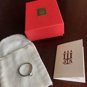 James Avery peridot ring